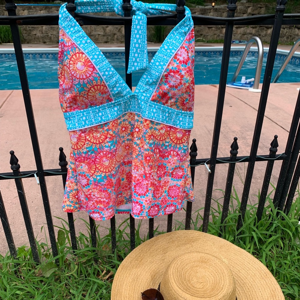New, never worn. Venus Tankini top.
